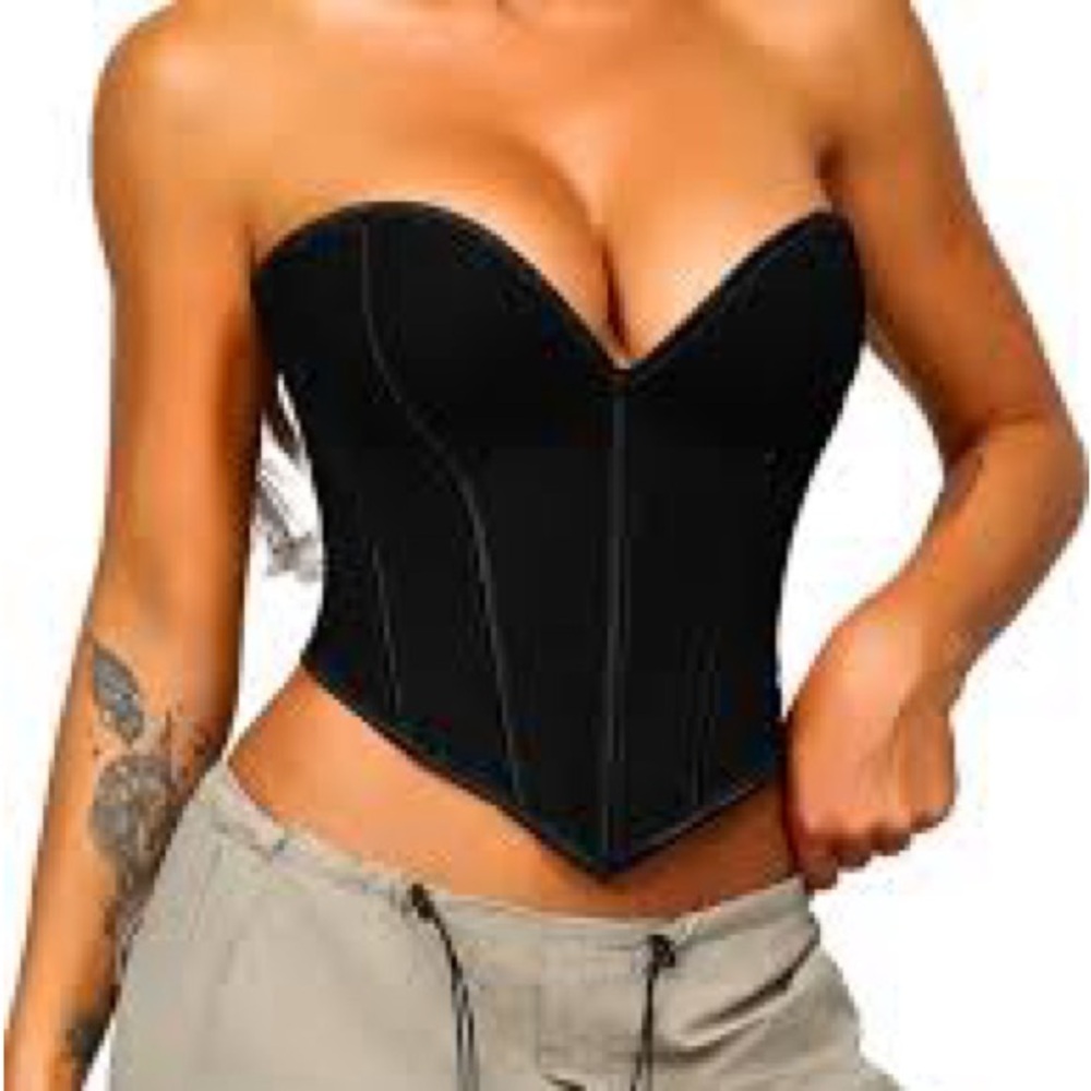 Elegant Black Strapless Bra with Sweetheart Neckline